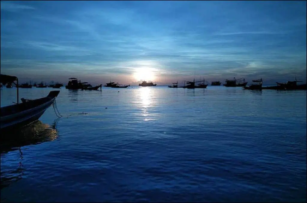 Night Diving as the Sun goes down on Koh Tao