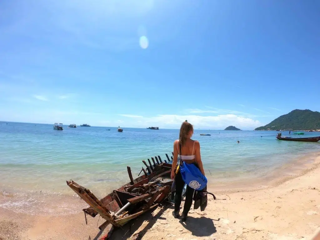 idckohtao.com andrea warren padi course director koh tao beach