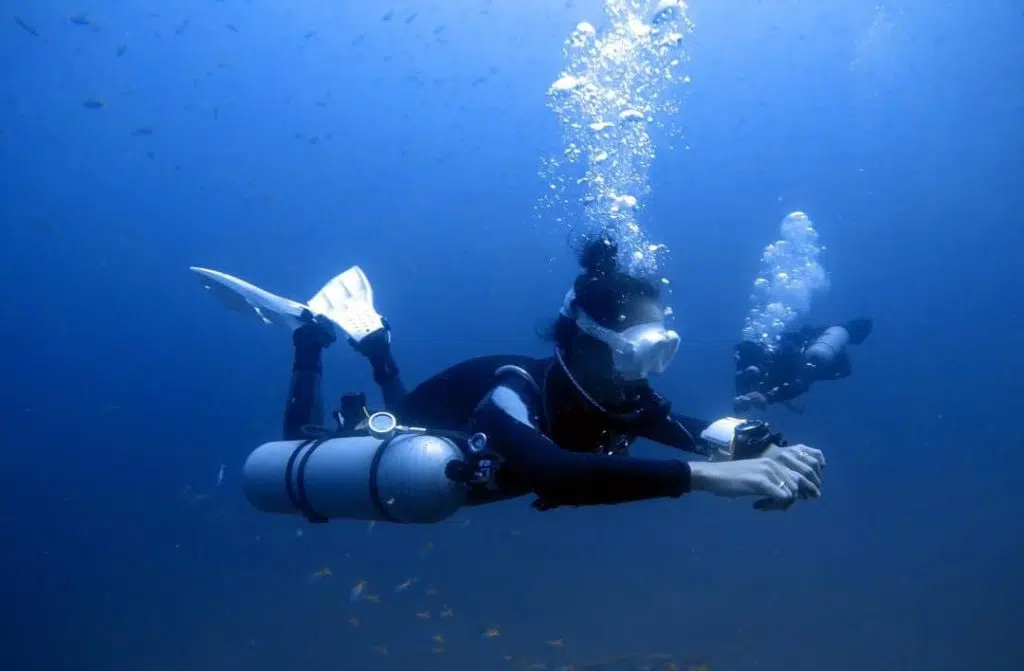 idckohtao.com dive instructor training thailand