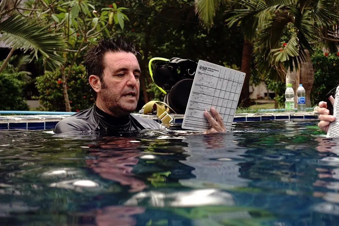 idckohtao.com thaIland -confined-water-padi-course-director-matt-bolton