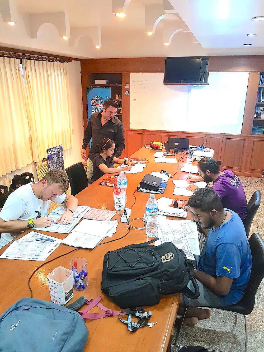 idckohtao.com thailand padi diving instructor courses