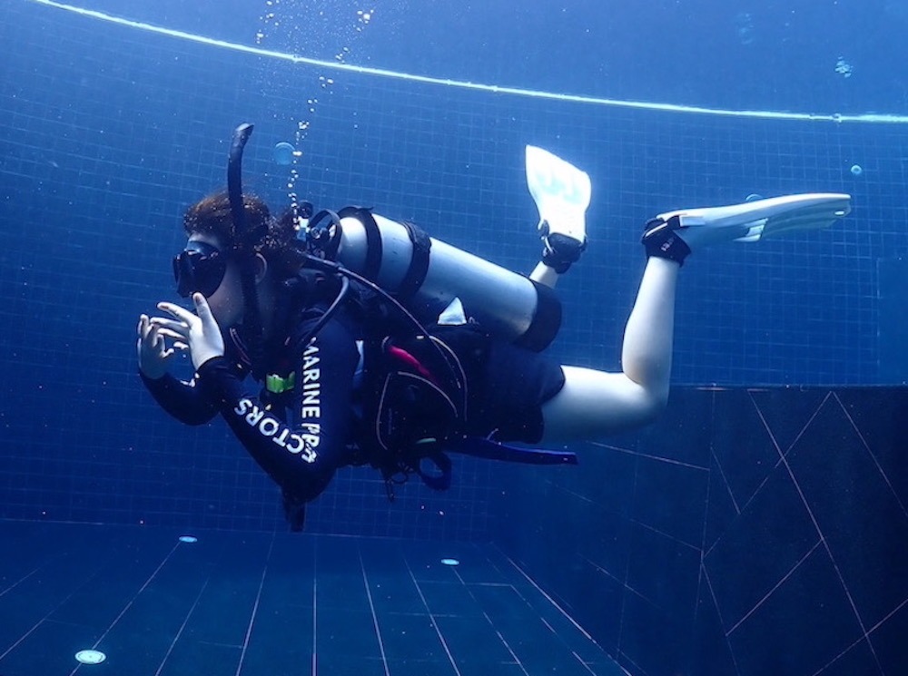 best padi divemaster courses in thailand - neutral buoyancy