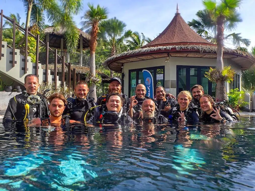 padi dive instructor courses in koh tao thailand